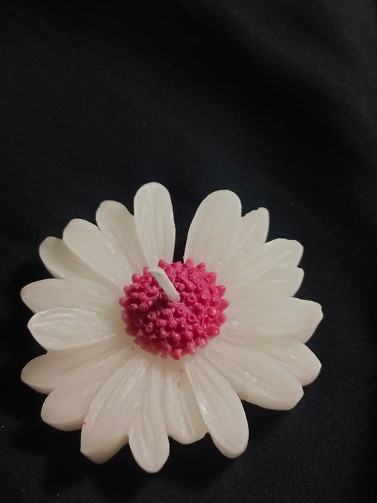 Floating Daisy Candle
